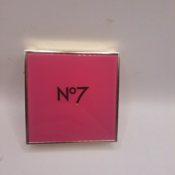 NWT Limited Edition No.7 Eyeshadow Palette - Picture 7 of 9